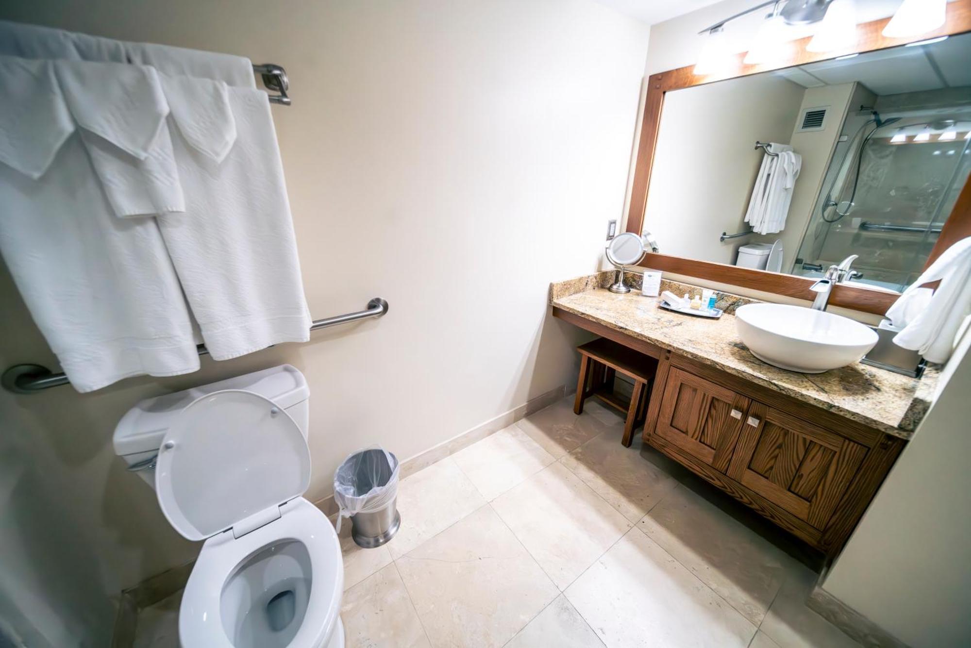 Suite Two Queens,1765976338:JPEG